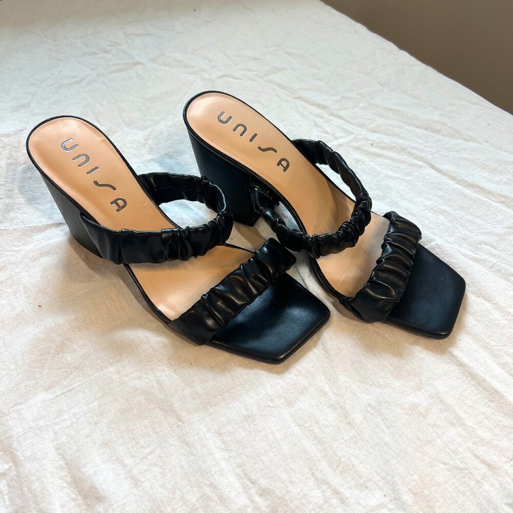 Black Ruched Strappy Block Heeled Sandel